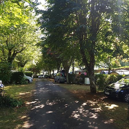 Camping Le Pigeonnier Saint-Crépin-et-Carlucet Екстериор снимка